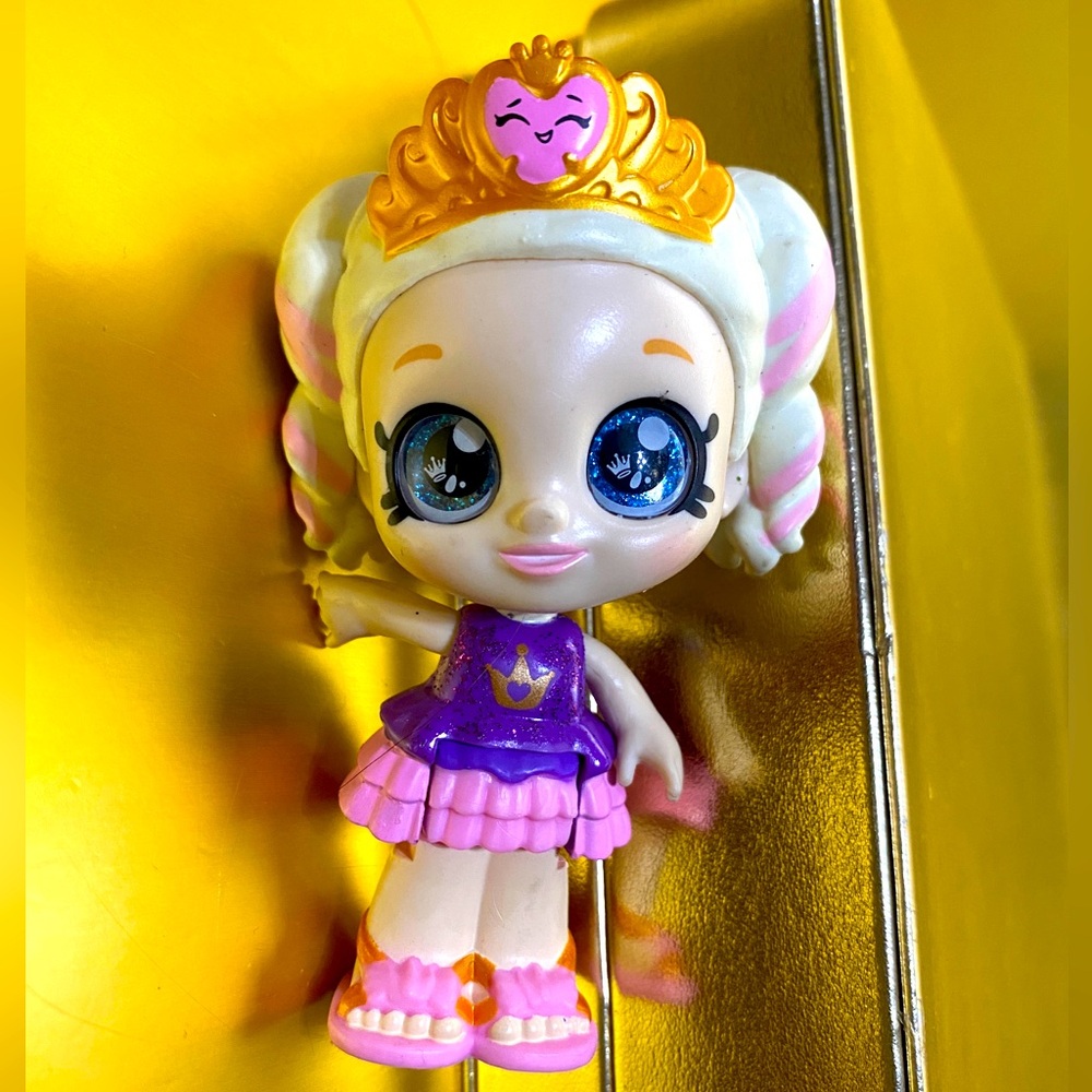 KINDI KIDS BOBBLE DOLL SERIES 2 POSEABLE DOLL BIG BLUE GLITTERY EYES, GOLD TIARA